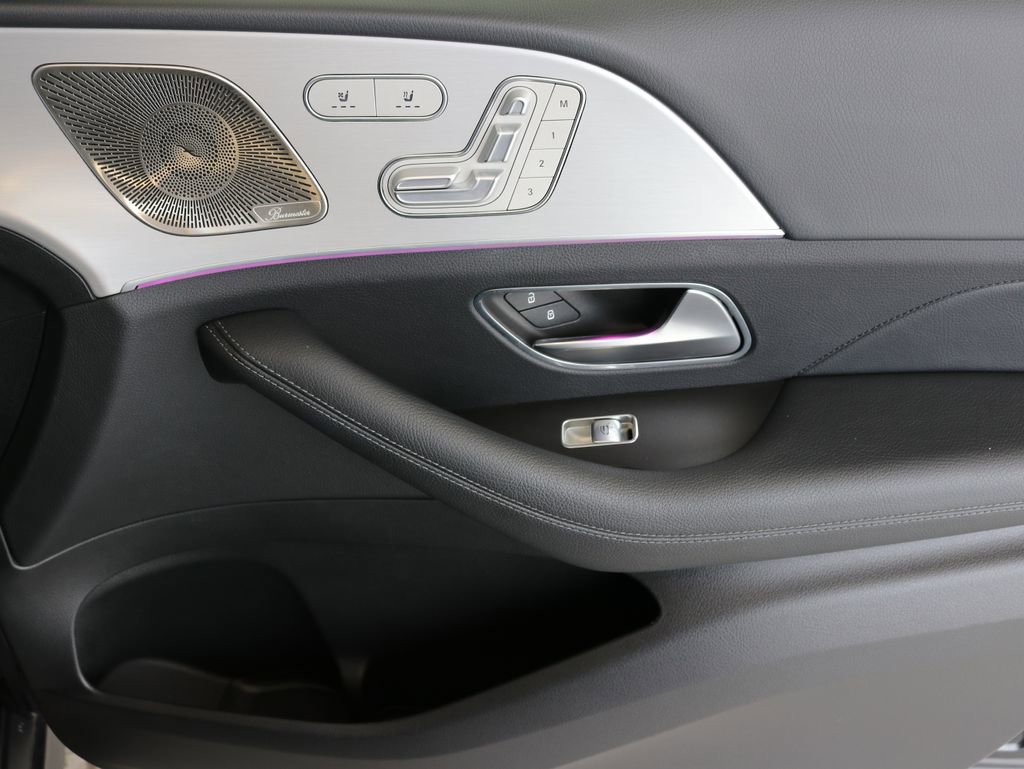 Used 2025 Mercedes-Benz GLS 450 4MATIC image 42