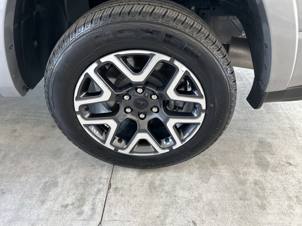 Used 2026 RAM 1500 Laramie AWD/4WD image 19