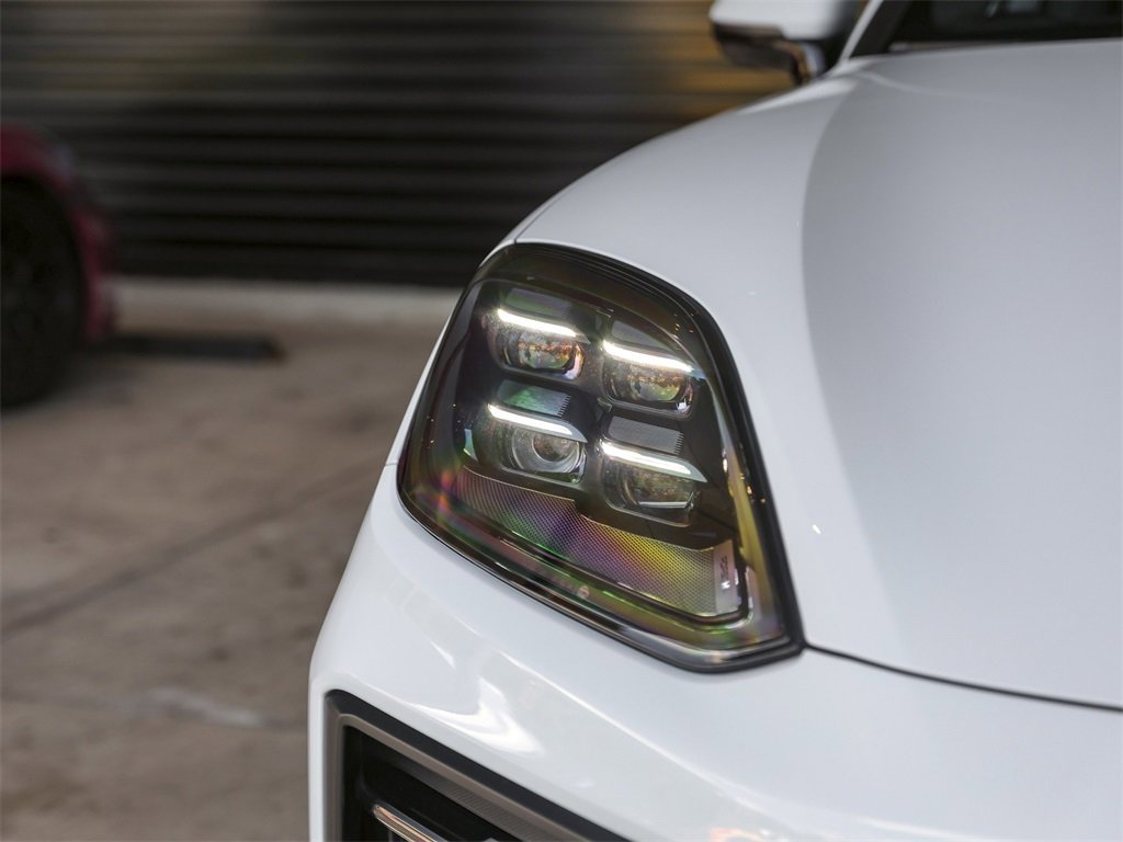 New 2026 Porsche Cayenne GTS image 11