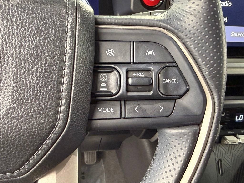 Used 2025 Toyota 4Runner TRD Off-Road Premium AWD/4WD image 28