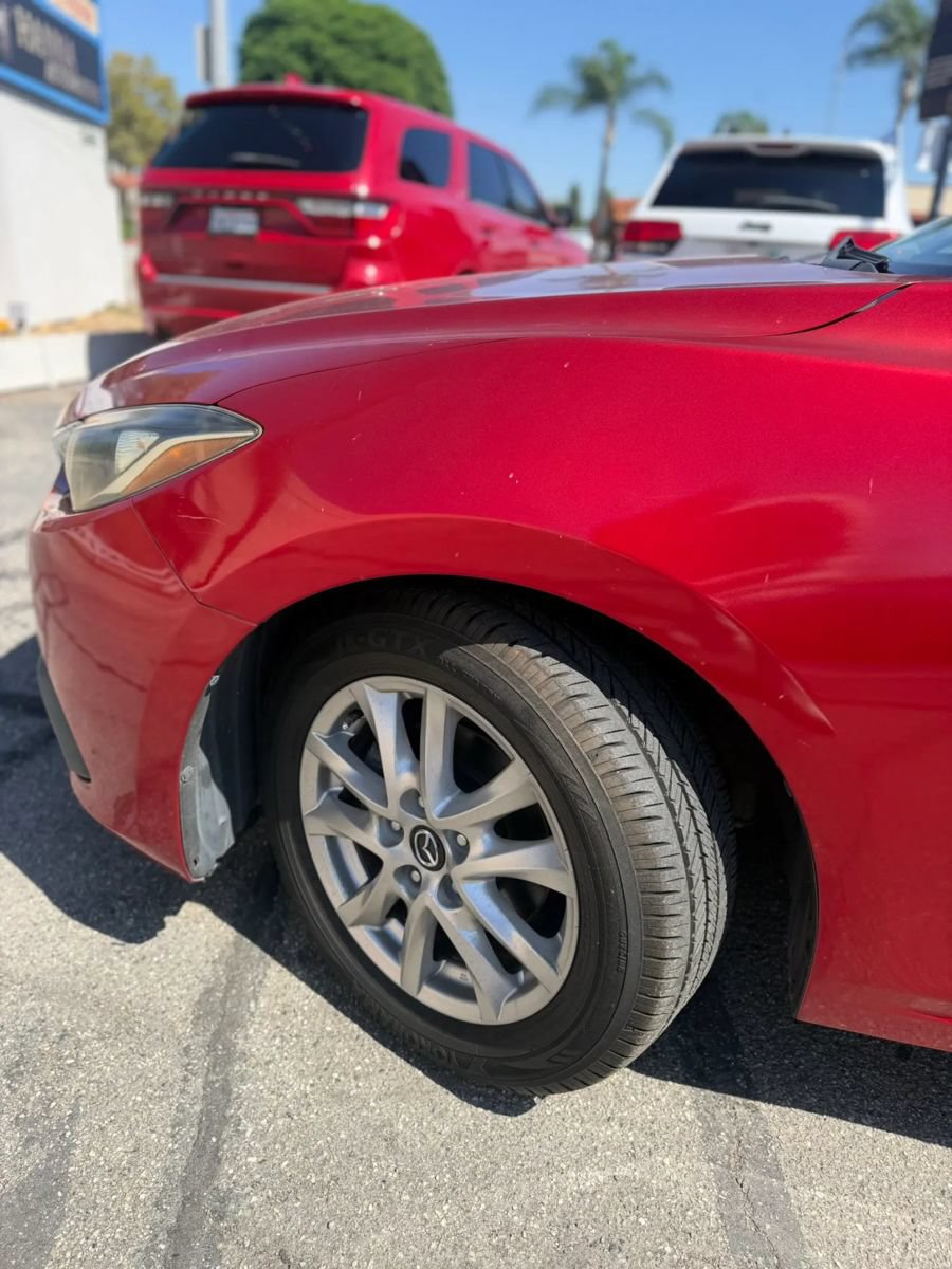 Used 2014 MAZDA MAZDA3 i Touring w/ Moonroof Package 1 FWD image 4
