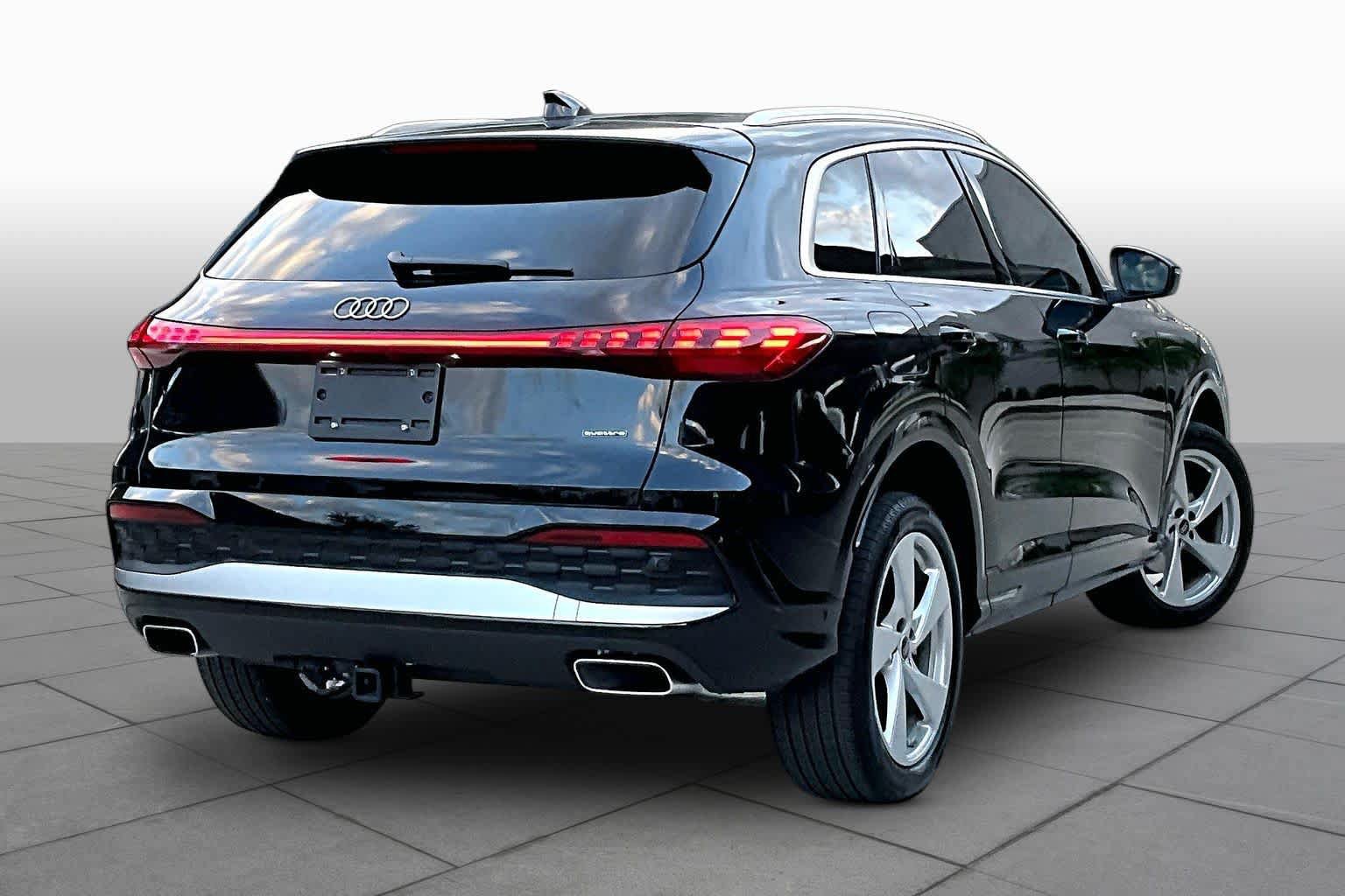 Used 2025 Audi Q5 Premium Plus w/ Premium Plus AWD/4WD image 13