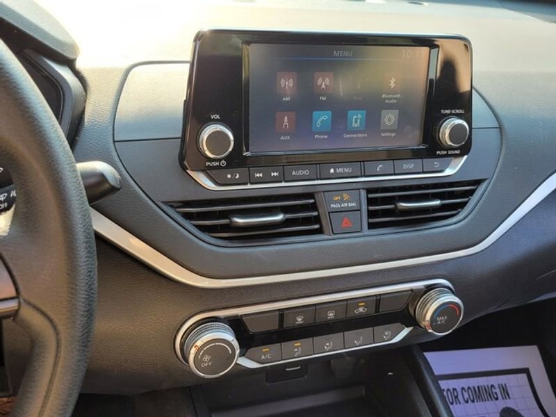 Used 2024 Nissan Altima 2.5 S image 18