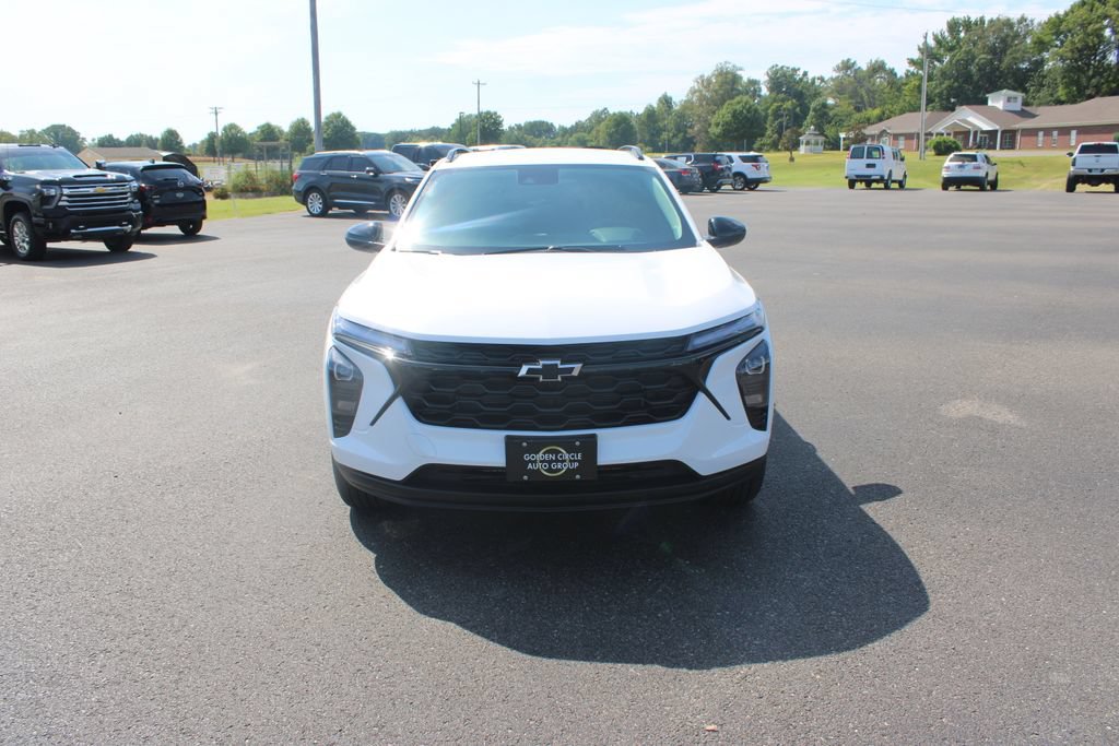 New 2026 Chevrolet Trax LT w/ Driver Confidence Package FWD image 3