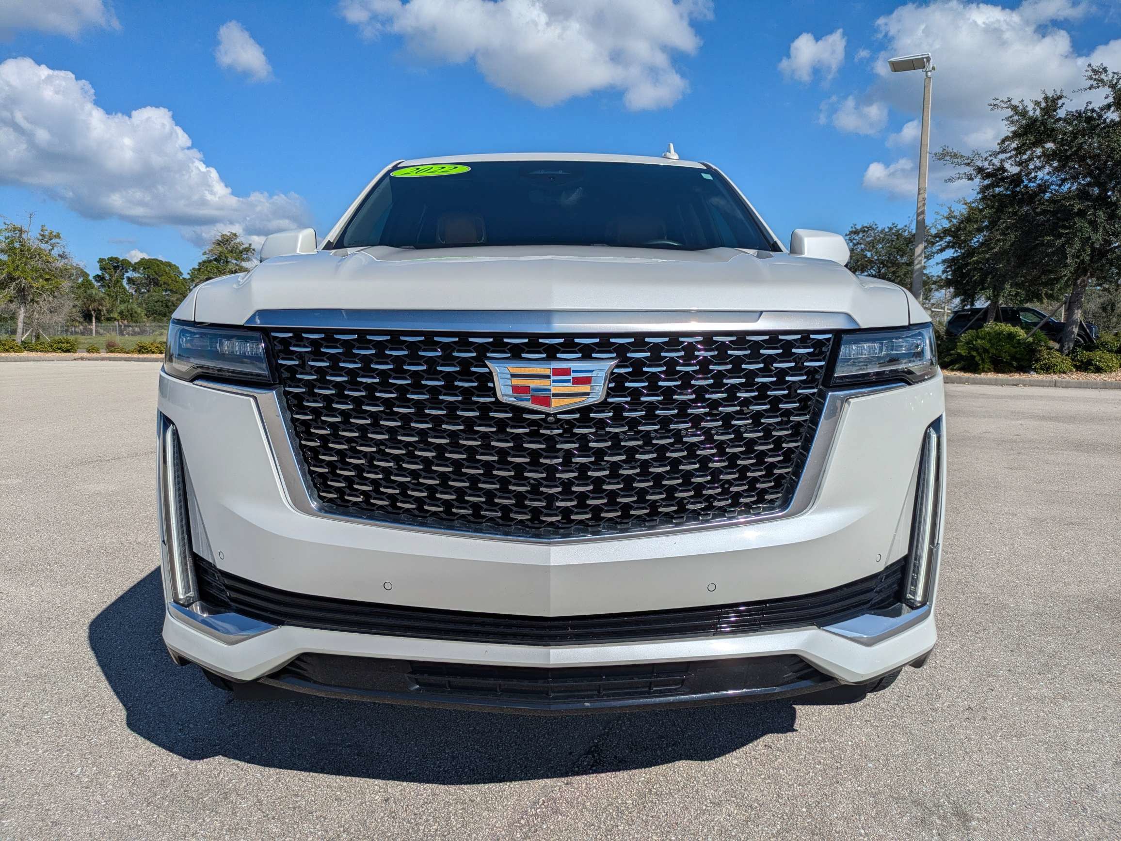 Used 2022 Cadillac Escalade Premium Luxury AWD/4WD image 9