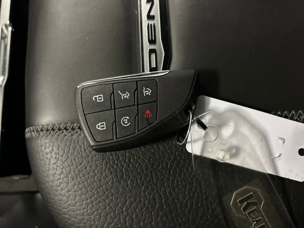 Used 2025 GMC Yukon Denali AWD/4WD image 22