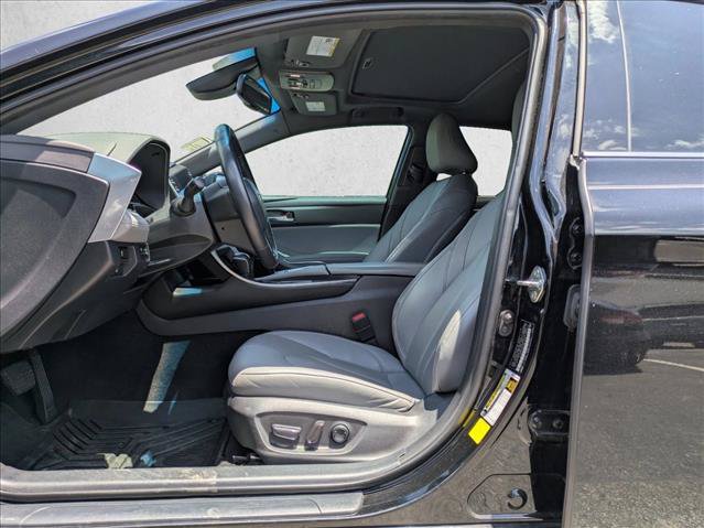 Used 2022 Toyota Avalon XLE w/ Moonroof Package FWD image 9