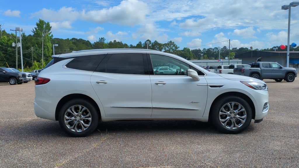 Used 2021 Buick Enclave Avenir w/ Avenir Technology Package FWD image 4