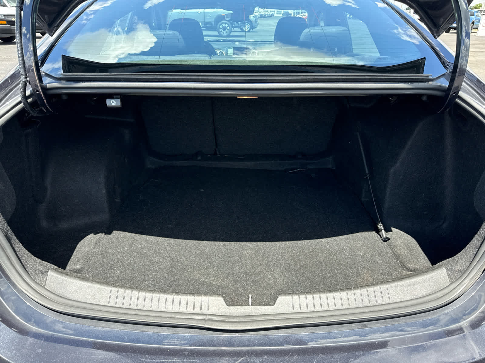 Used 2023 Chevrolet Malibu LT FWD image 23