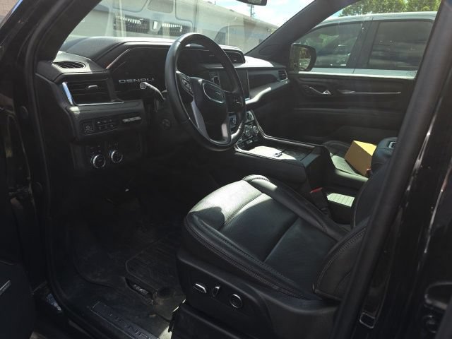 Used 2024 GMC Yukon Denali AWD/4WD image 3