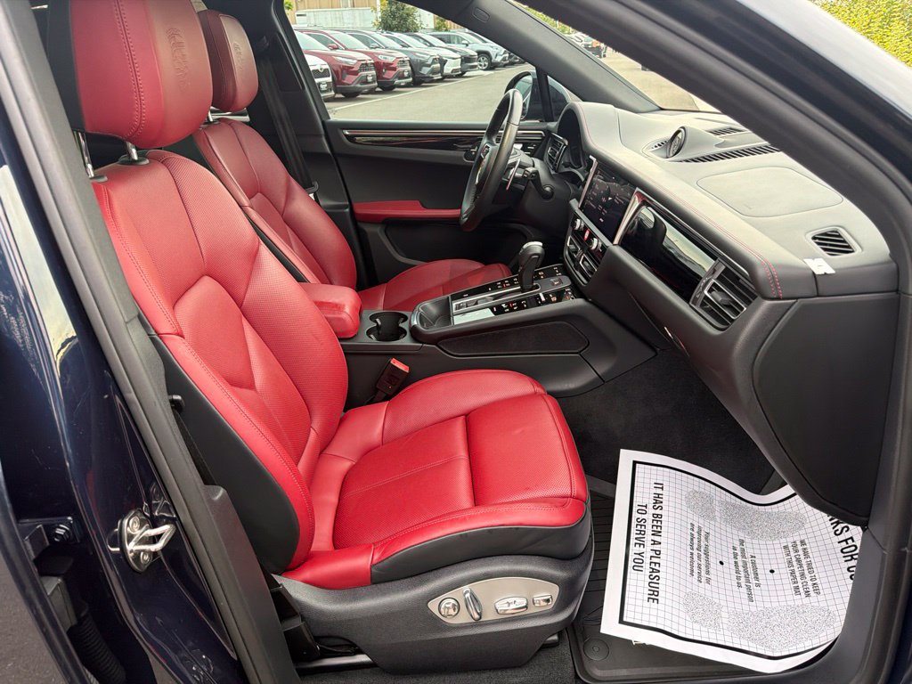 Used 2023 Porsche Macan Turbo AWD/4WD image 11