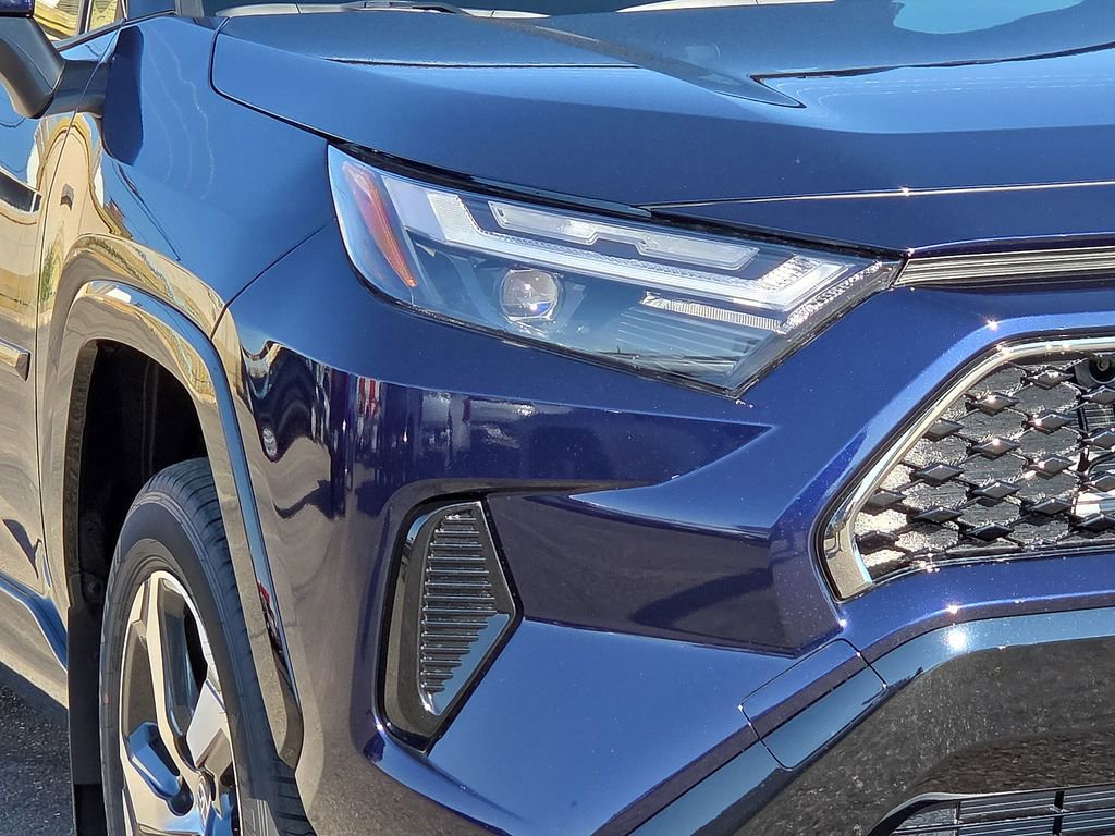 New 2025 Toyota RAV4 SE image 8