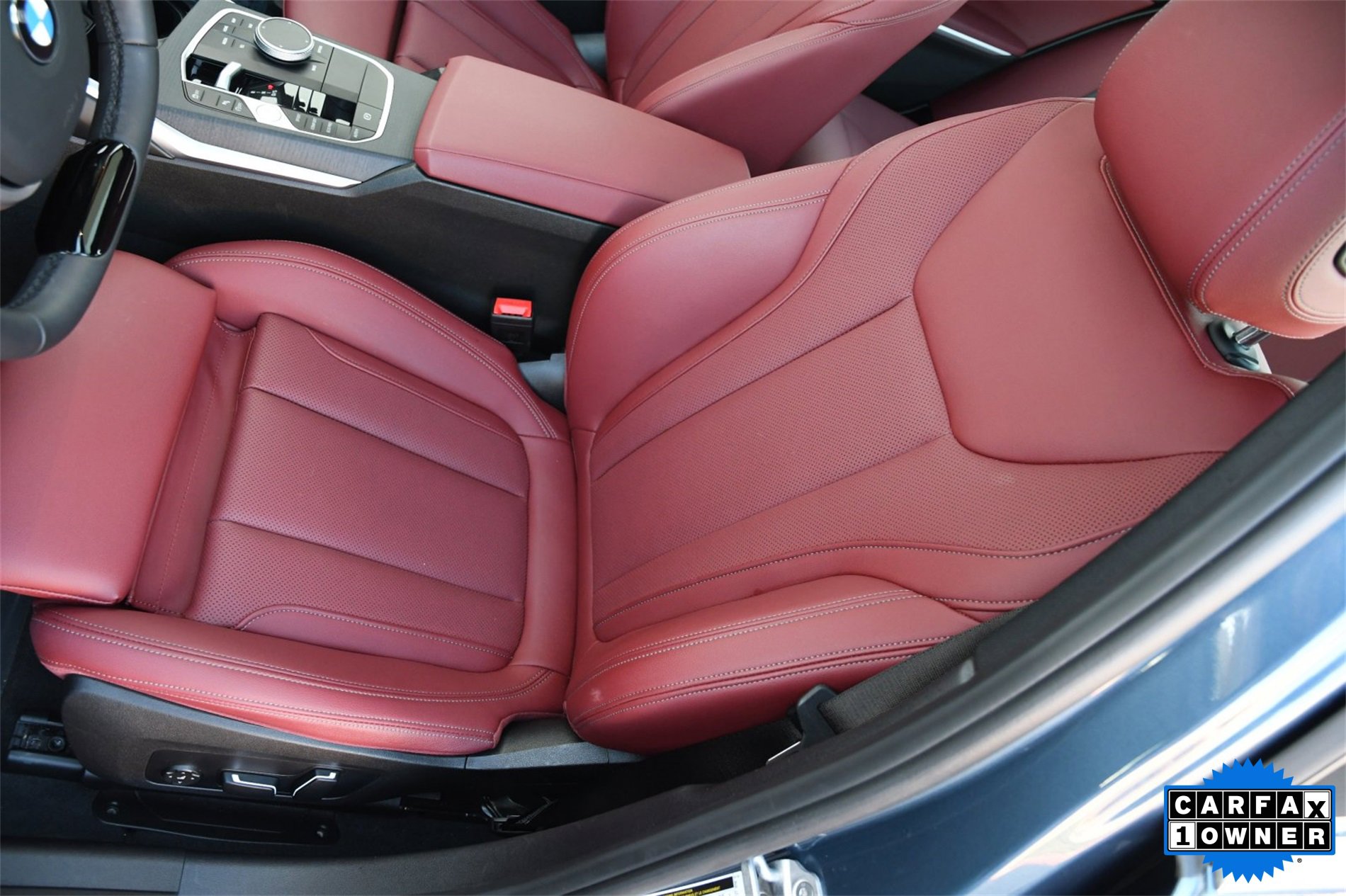 Used 2025 BMW 330i Sedan w/ Convenience Package image 17