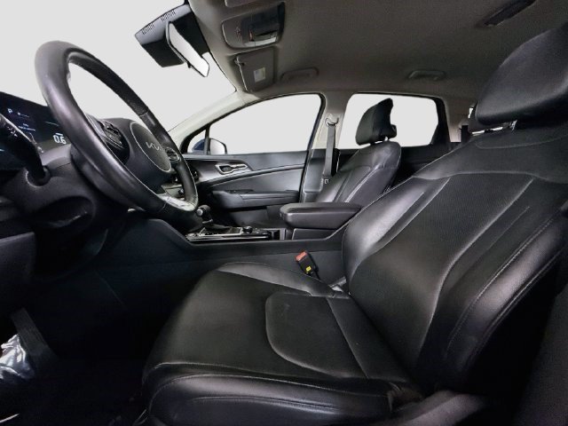 Used 2025 Kia Sportage EX FWD image 21