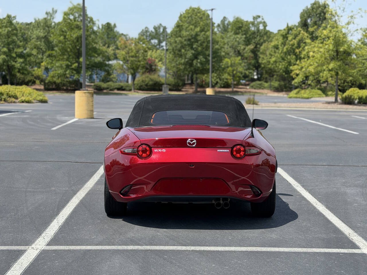 Used 2020 MAZDA MX-5 Miata Sport RWD image 6