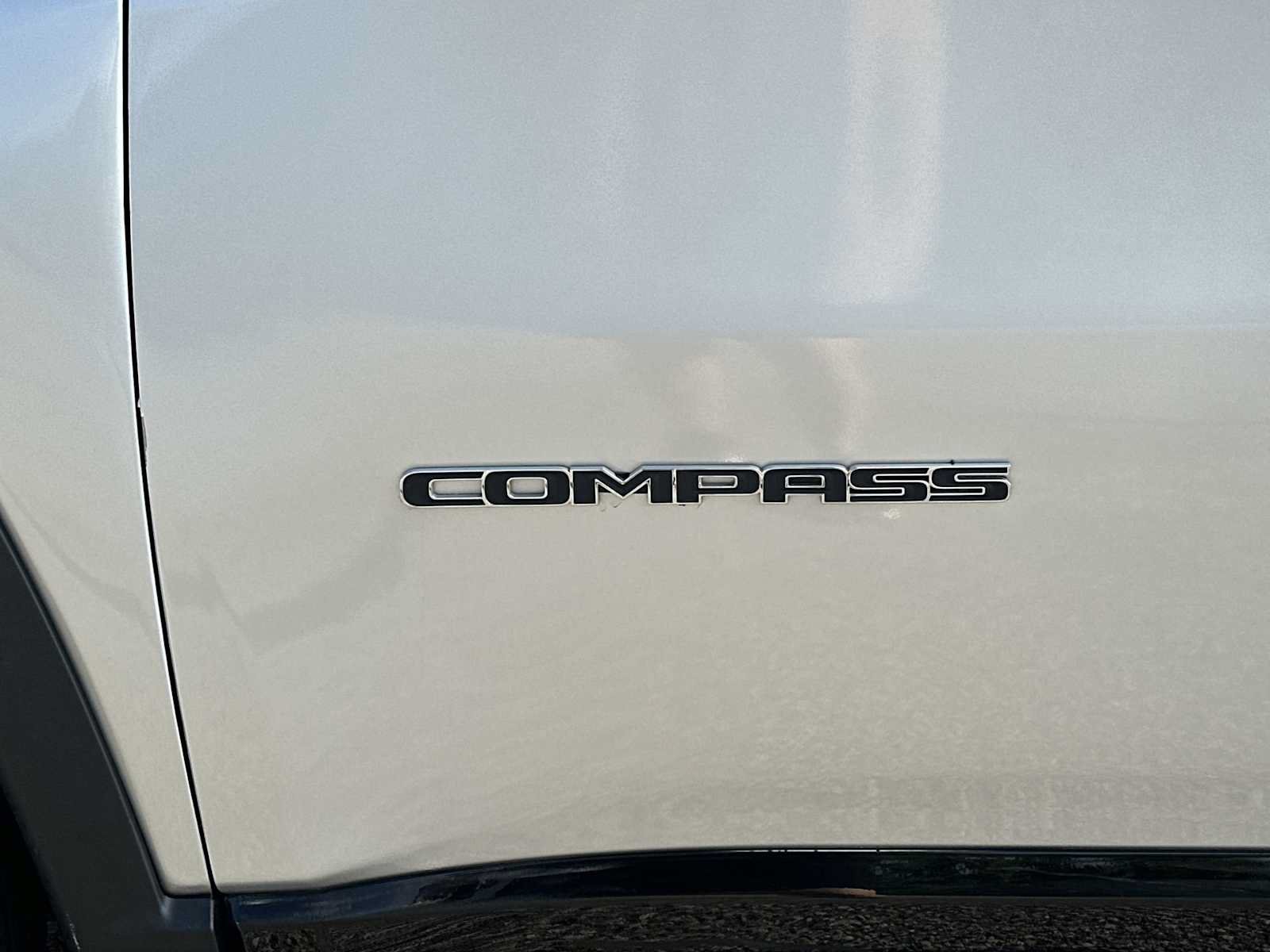 Used 2025 Jeep Compass Limited w/ Elite Group AWD/4WD image 13