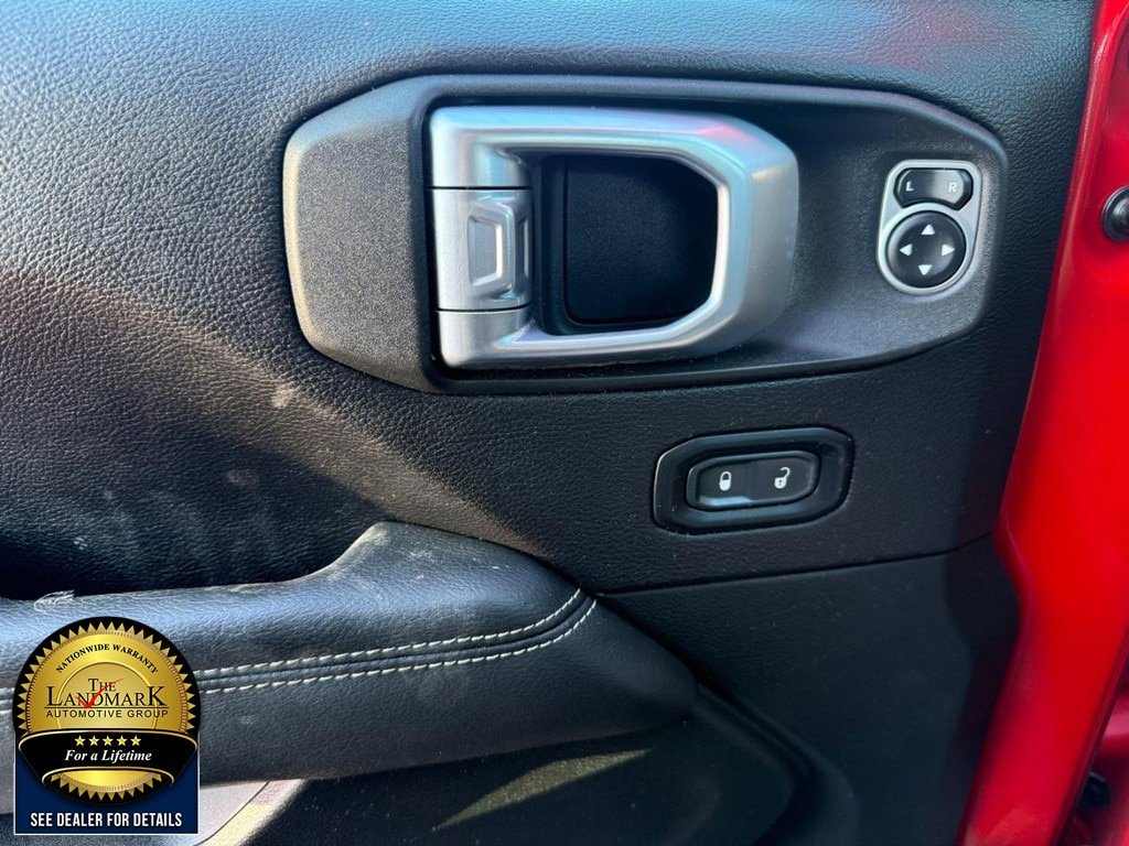 Used 2019 Jeep Wrangler Unlimited Sahara image 8