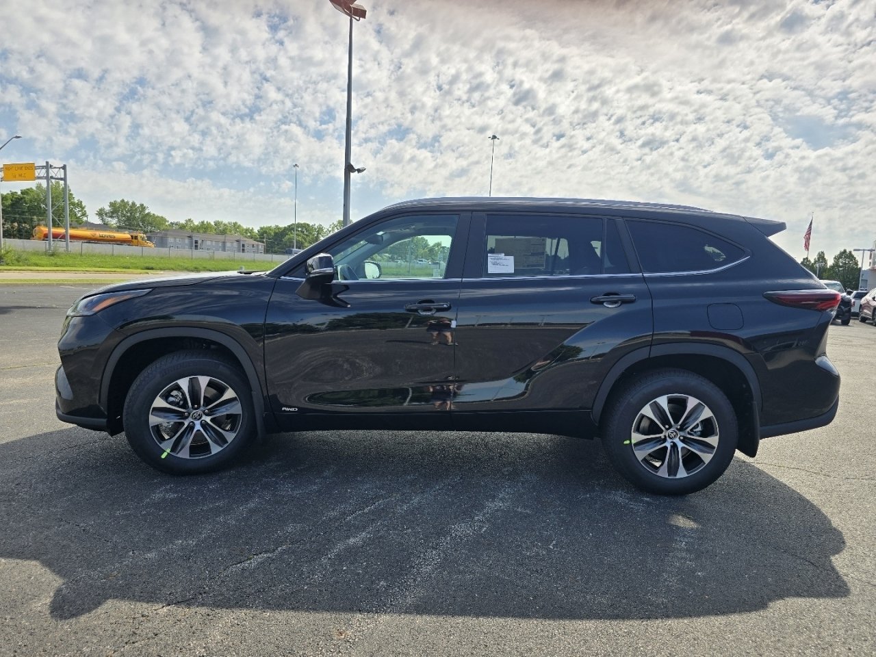 New 2026 Toyota Highlander XLE AWD/4WD image 14
