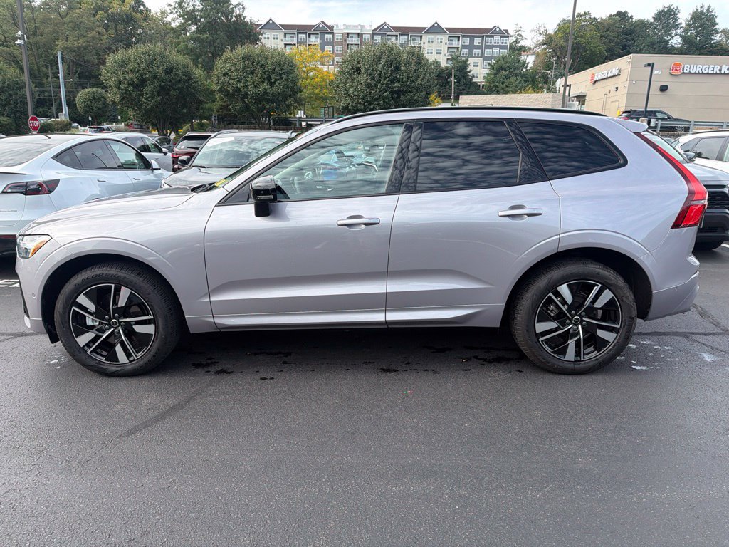 Used 2026 Volvo XC60 B5 Plus w/ Protection Package Premier AWD/4WD image 3
