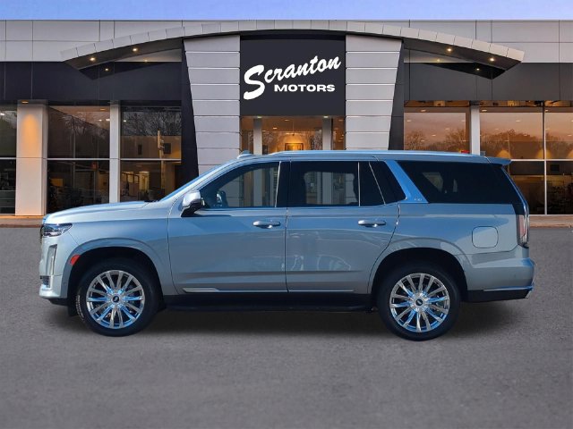 Used 2023 Cadillac Escalade Premium Luxury AWD/4WD image 2