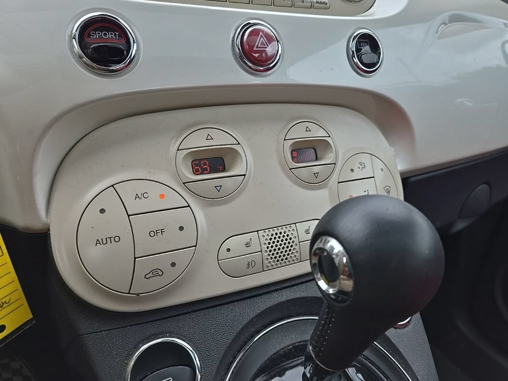 Used 2013 FIAT 500 Lounge w/ Luxury Leather Pkg FWD image 19