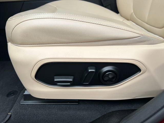 Used 2024 Jeep Grand Cherokee L Limited AWD/4WD image 13