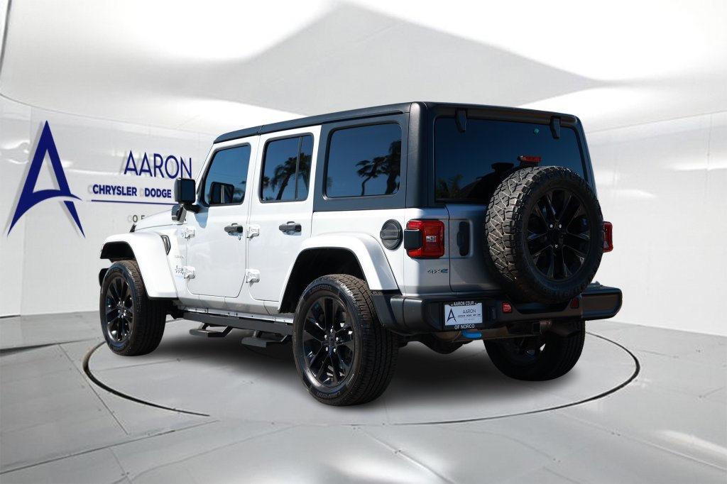 Used 2022 Jeep Wrangler Unlimited Sahara AWD/4WD image 2