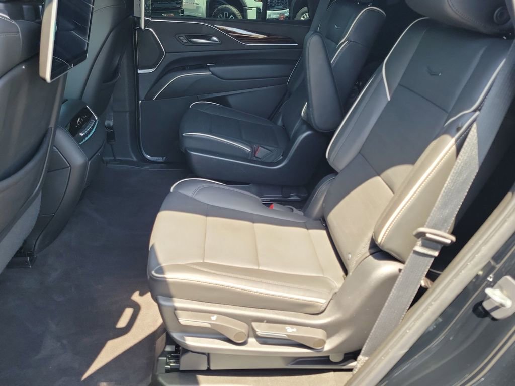 Certified 2022 Cadillac Escalade Premium Luxury RWD image 25