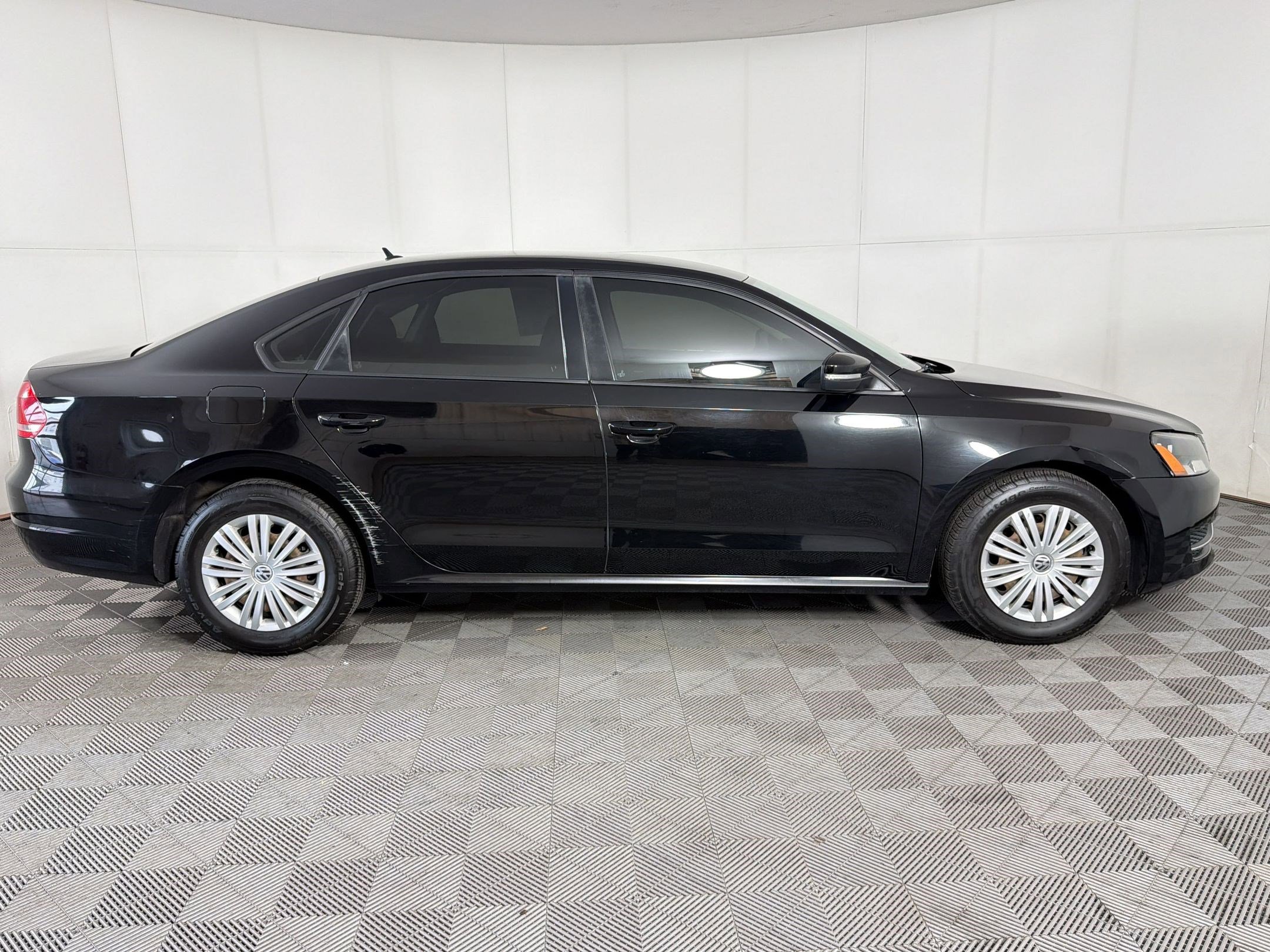 Used 2014 Volkswagen Passat 2.5 S FWD image 8