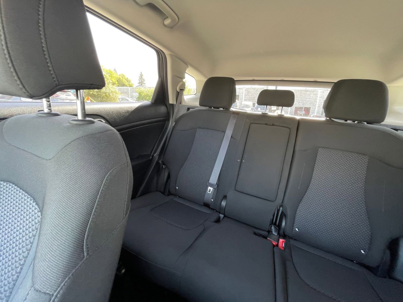 Used 2025 Kia Sportage LX image 38