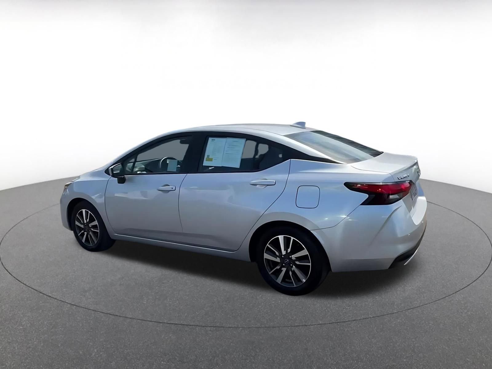 Used 2025 Nissan Versa SV FWD image 10