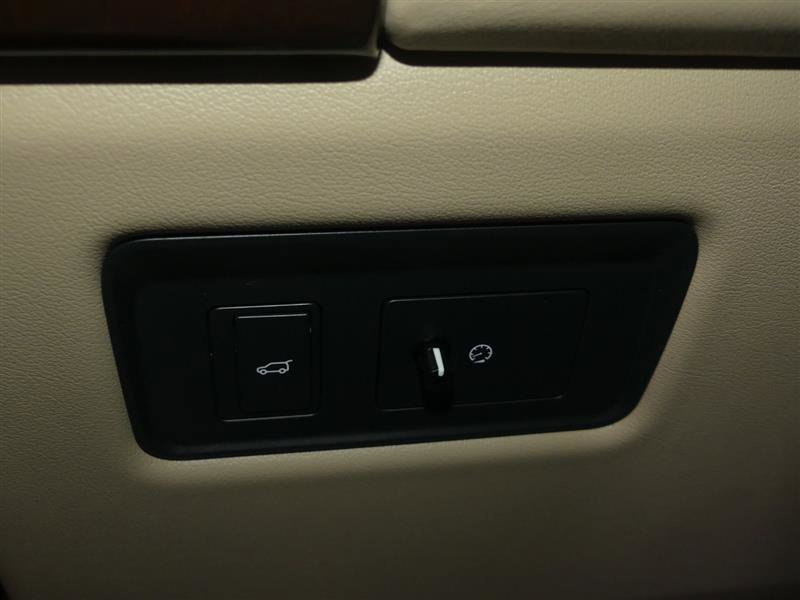 Used 2018 Land Rover Range Rover HSE image 30