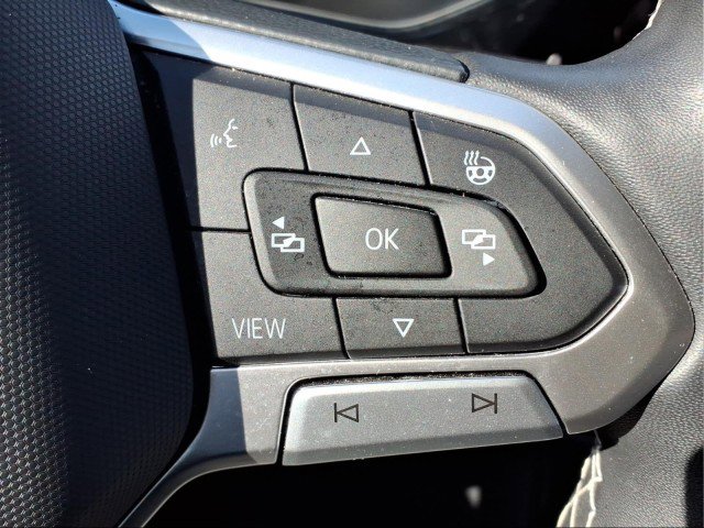 Certified 2023 Volkswagen Taos SEL image 23