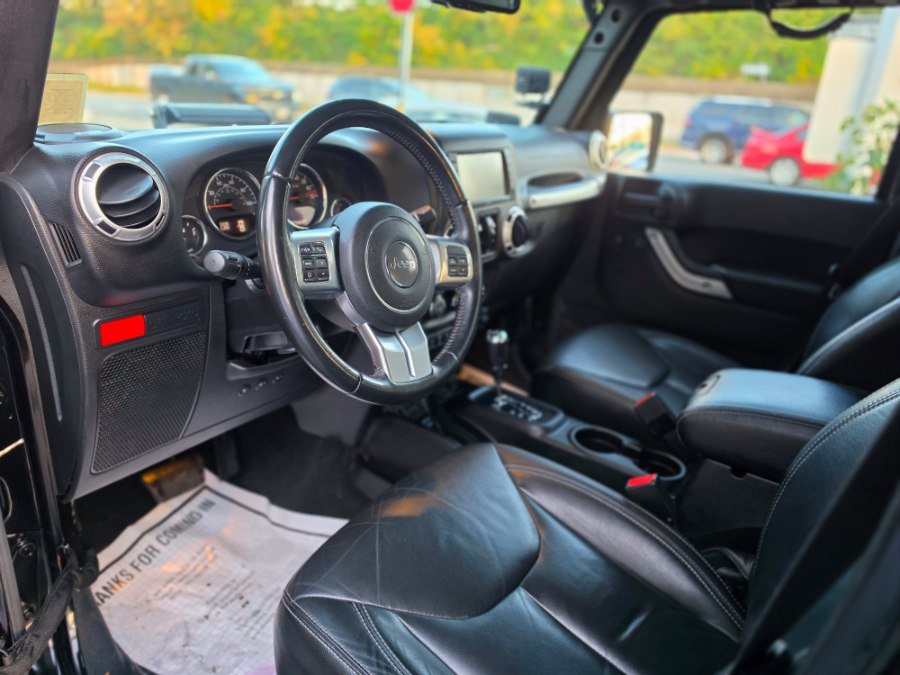 Used 2016 Jeep Wrangler Unlimited Rubicon AWD/4WD image 17
