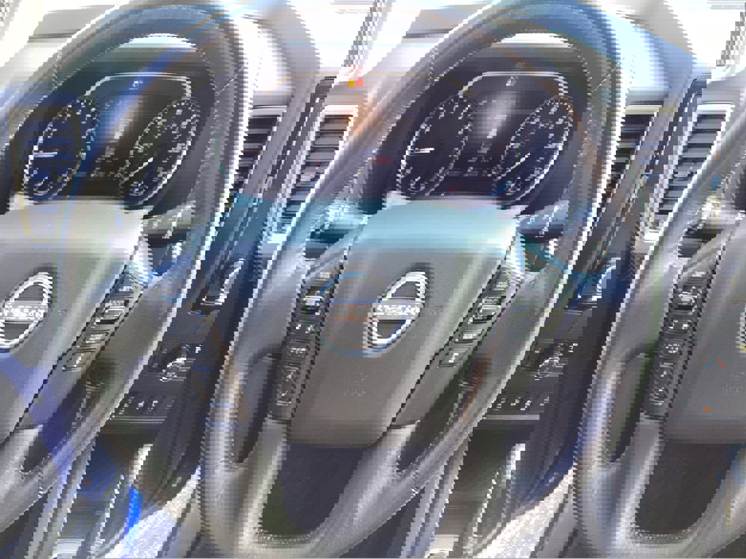 Used 2024 Nissan Frontier SV w/ SV Convenience Package image 15