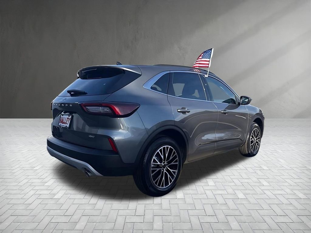 Used 2025 Ford Escape SE image 9