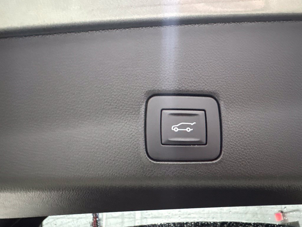 Used 2025 Chevrolet TrailBlazer RS w/ Convenience Package AWD/4WD image 38