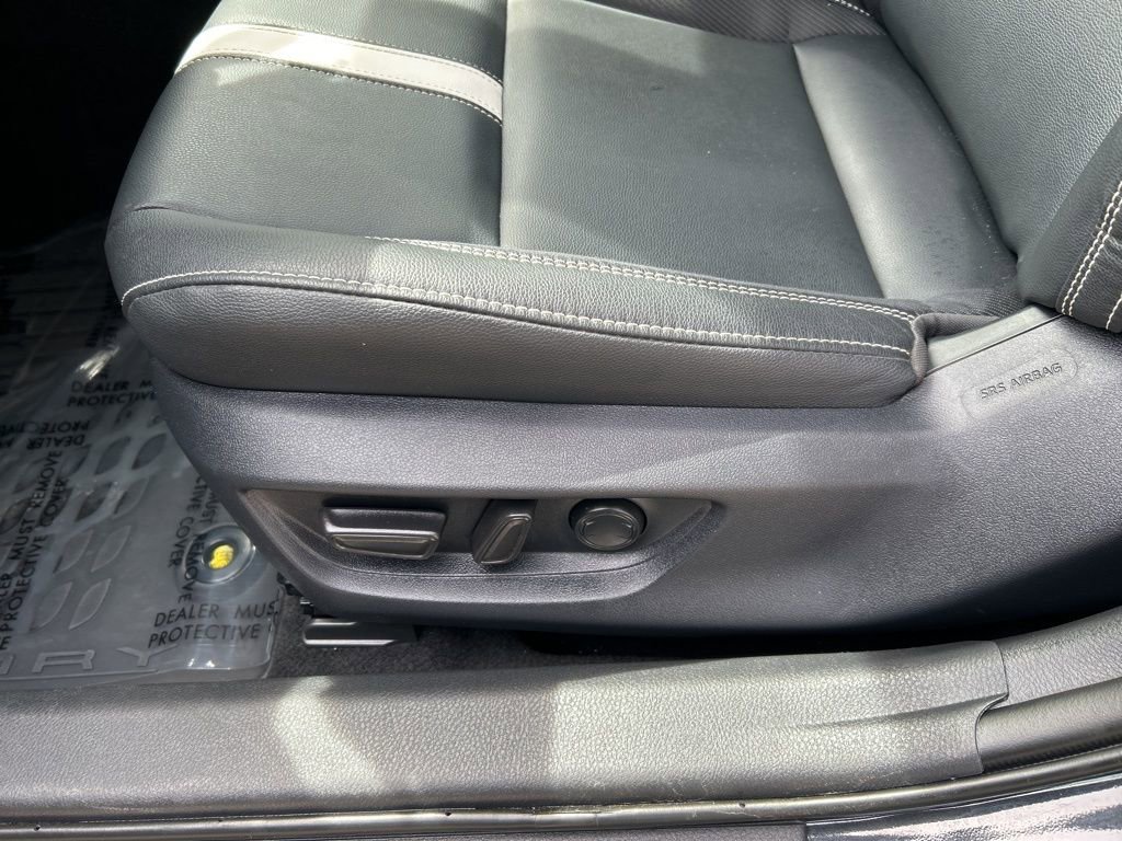 Used 2025 Toyota Camry SE w/ Convenience Package image 16