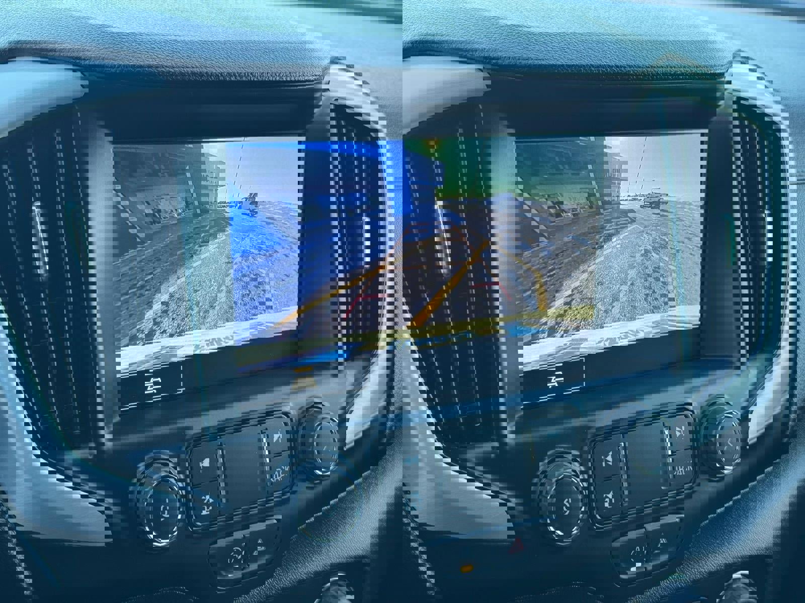 Used 2024 GMC Terrain SLT w/ Infotainment Package II image 16