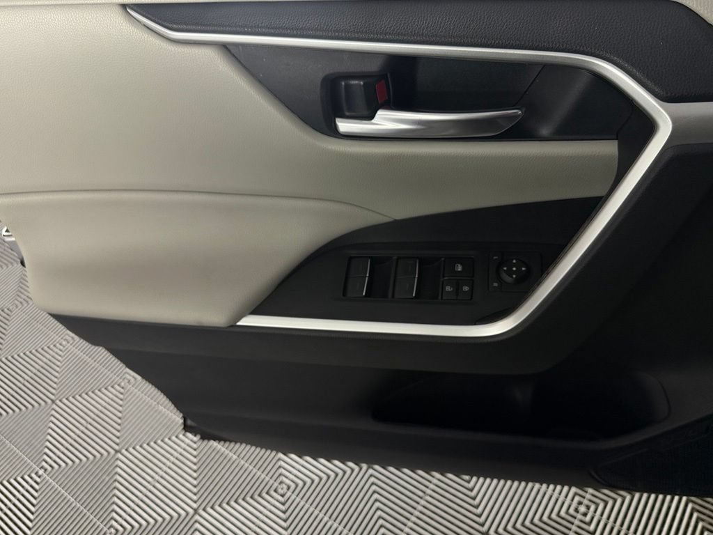 Used 2024 Toyota RAV4 XLE w/ Convenience Package FWD image 19