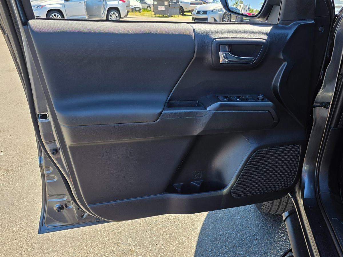 Used 2020 Toyota Tacoma TRD Sport w/ Technology Package RWD image 22