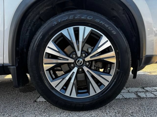 Used 2021 Nissan Rogue SV FWD image 11