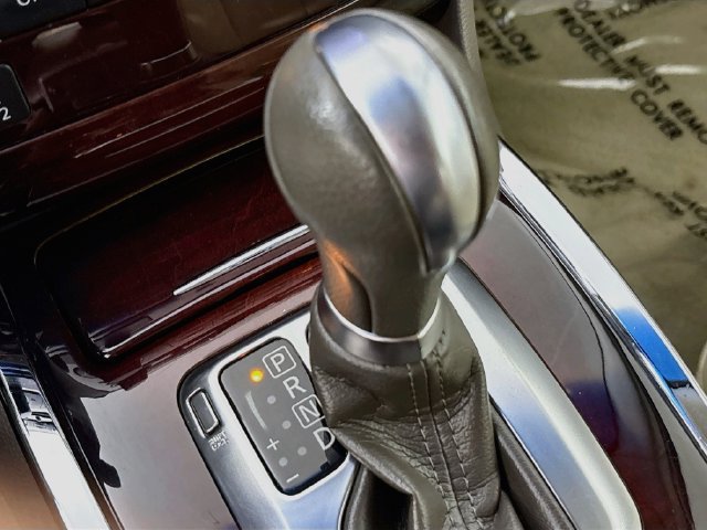 Used 2014 INFINITI Q60 Convertible w/ Premium Package RWD image 17