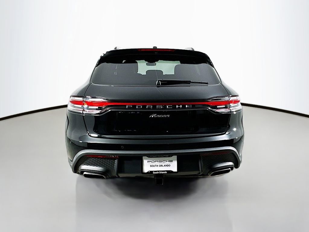 Used 2025 Porsche Macan image 10