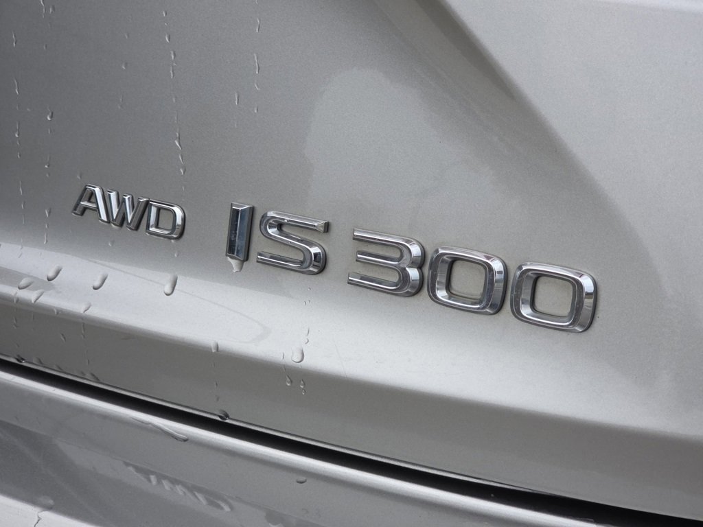 Used 2016 Lexus IS 300 AWD w/ Premium Package image 9