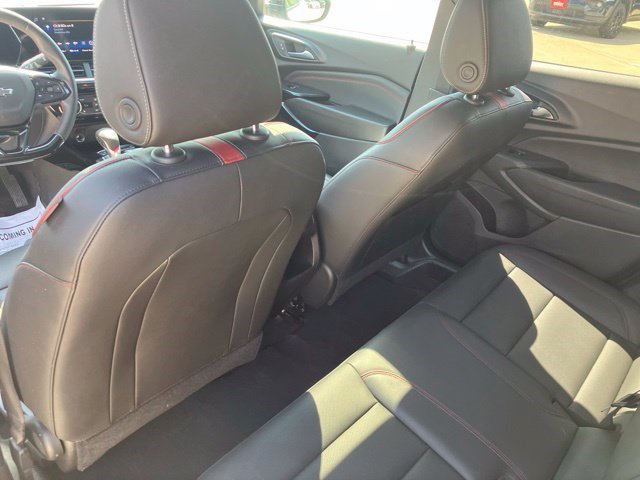 Used 2025 Chevrolet Trax RS w/ Sunroof Package FWD image 23