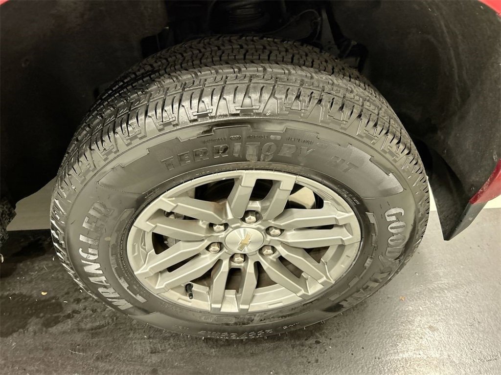 Used 2024 Chevrolet Colorado LT w/ LT Convenience Package II image 8