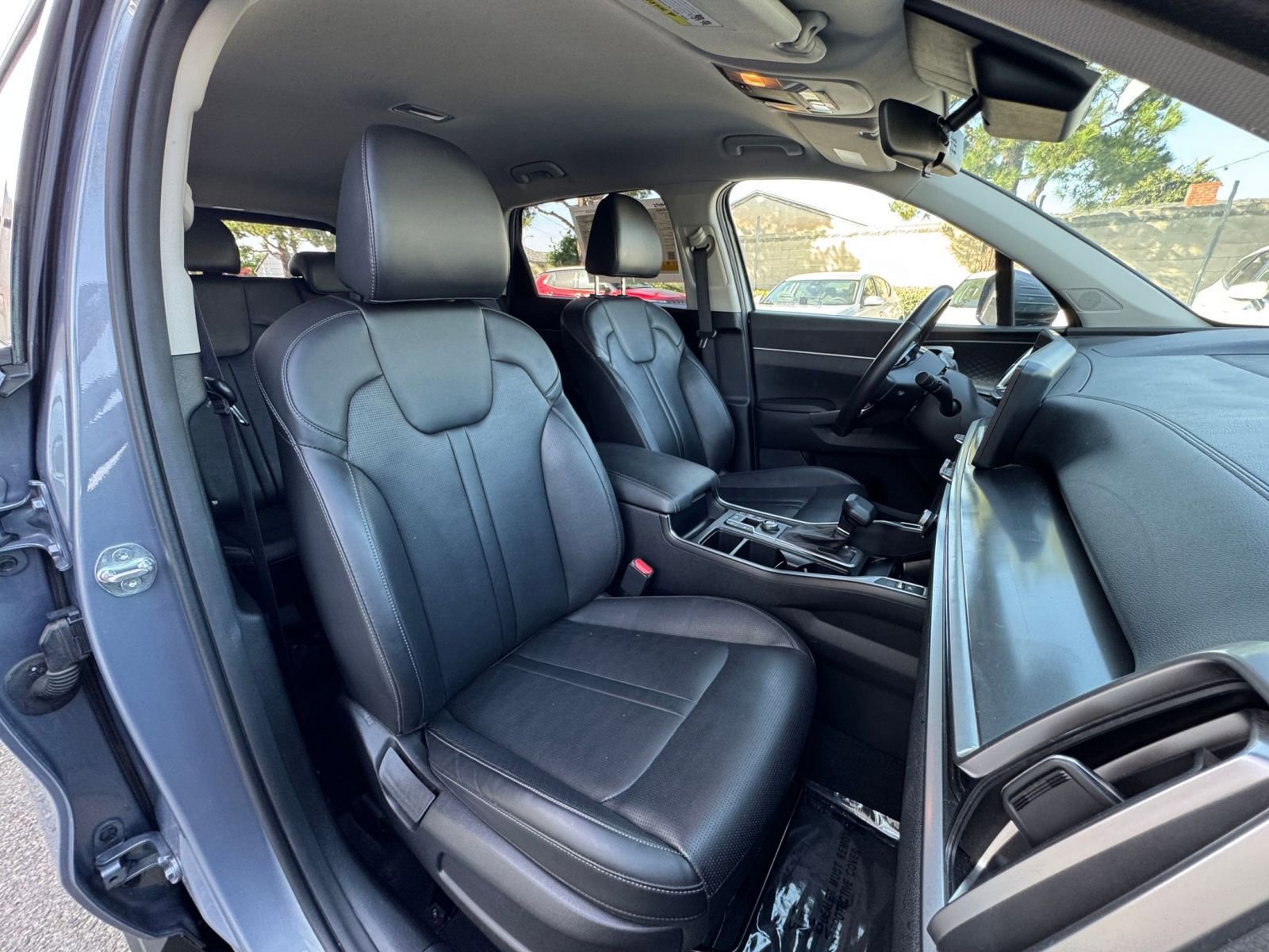 Used 2024 Kia Sorento S image 39