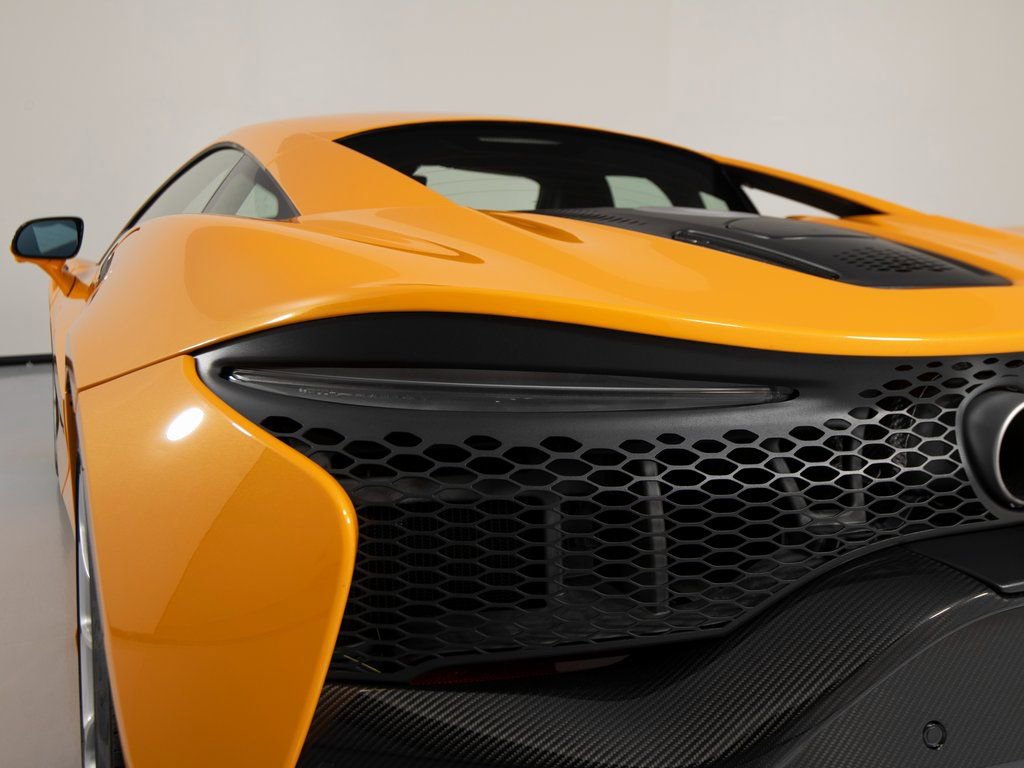 Used 2023 McLaren Artura image 42