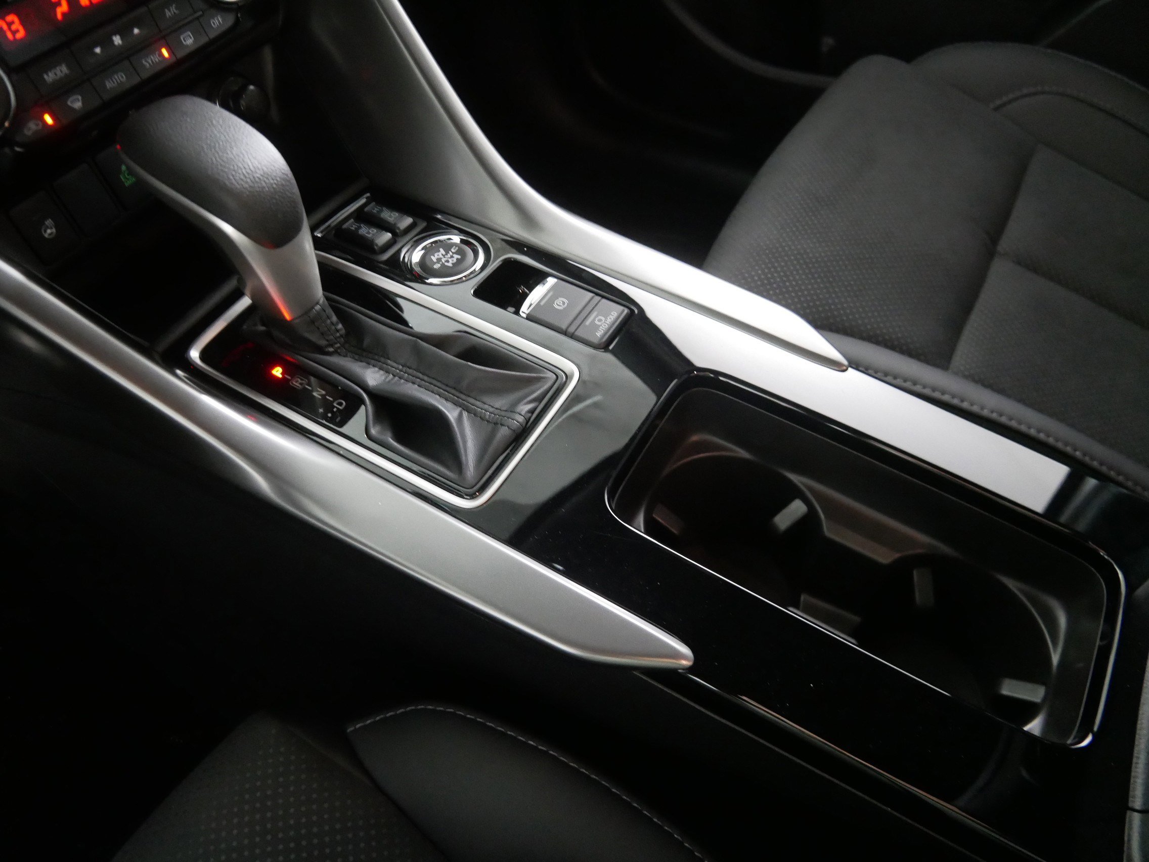 New 2025 Mitsubishi Eclipse Cross Black Edition image 6